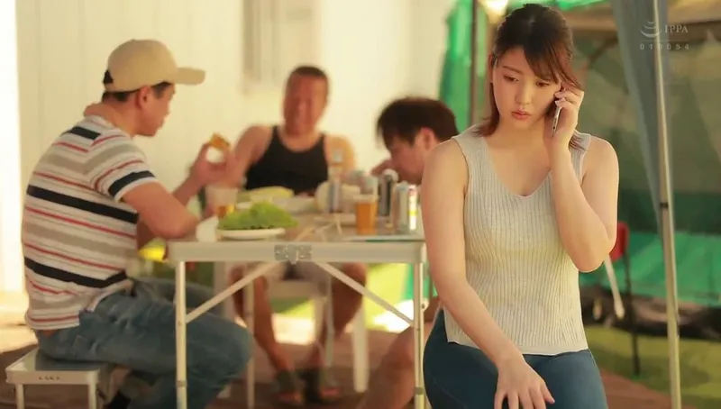 ông xã khờ để bà xã tham gia sự kiện cắm trại với mấy gã nhà sát bên và cái kết